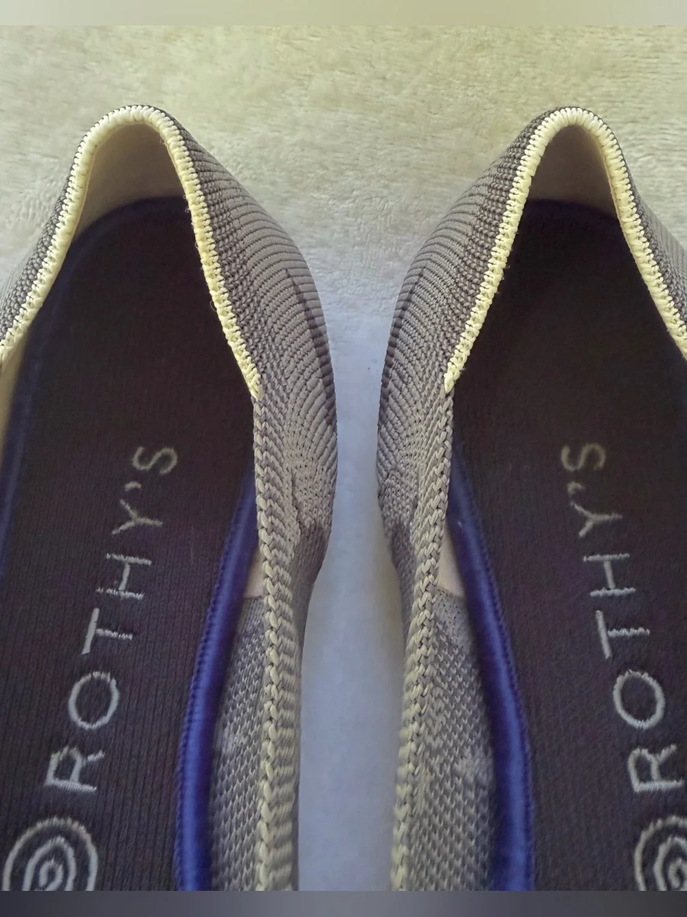 Rothy’s Grey Camo Ballet Flat Retired Pattern Size 9.5 White Halo Red Soles EUC - Picture 9 of 14
